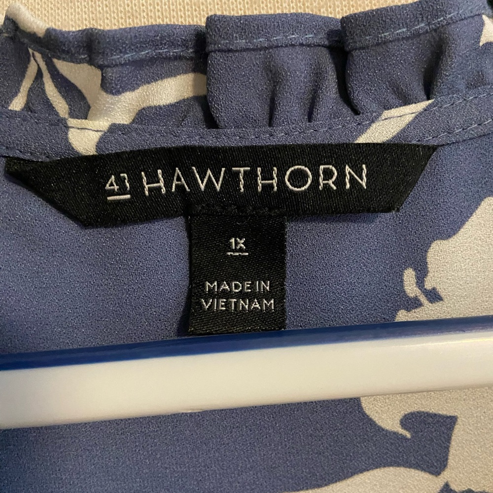 41 Hawthorne plus size top - Picture 5 of 8
